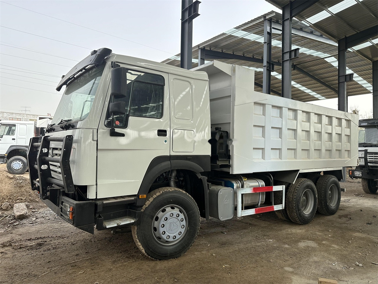 SINOTRUK HOWO 371 Dump Truck - Camión volquete: foto 3 SINOTRUK HOWO 371 Dump Truck - Camión volquete: foto 3