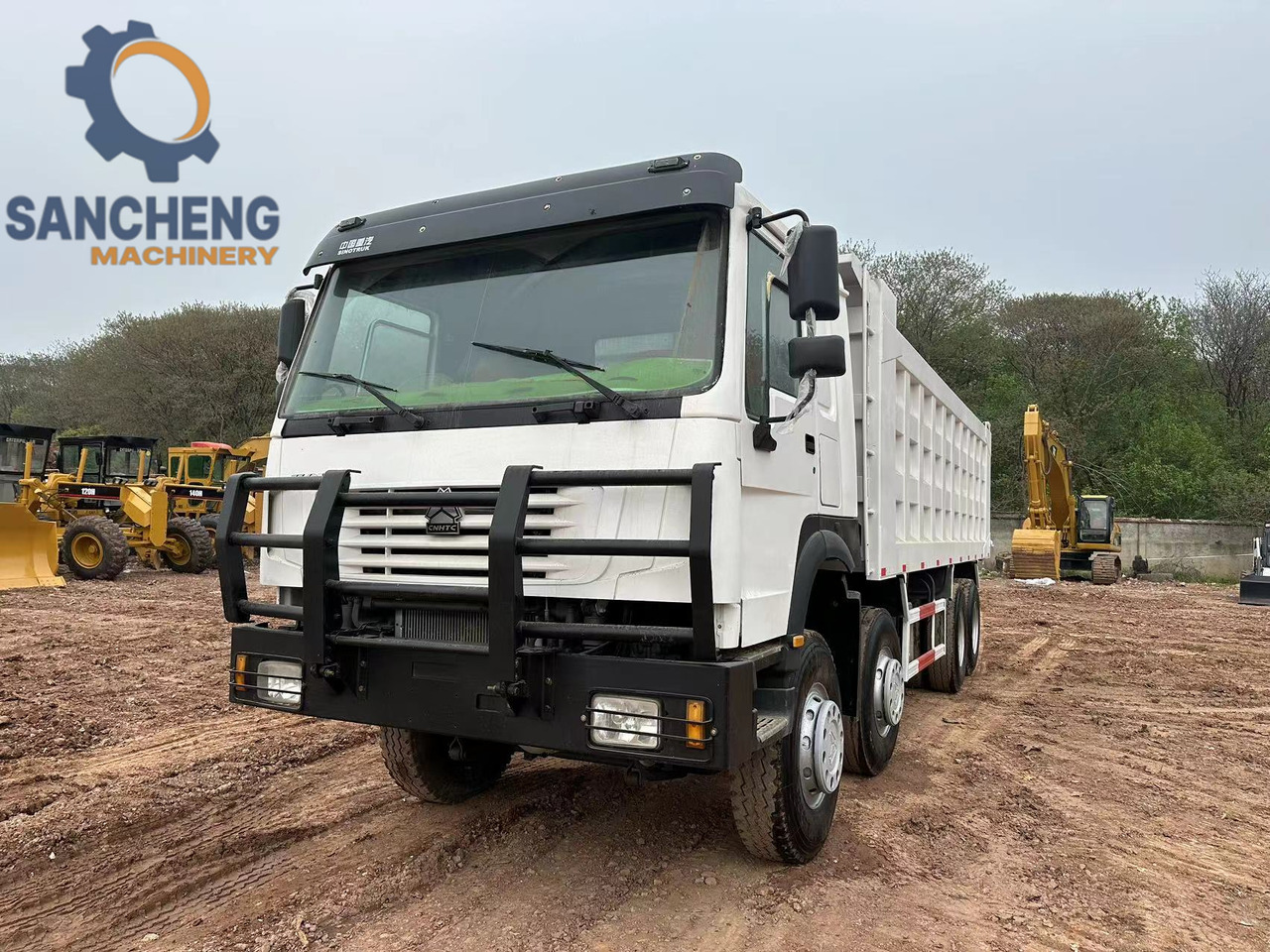 SINOTRUK HOWO 371 with Bumper - Camión volquete: foto 1 SINOTRUK HOWO 371 with Bumper - Camión volquete: foto 1