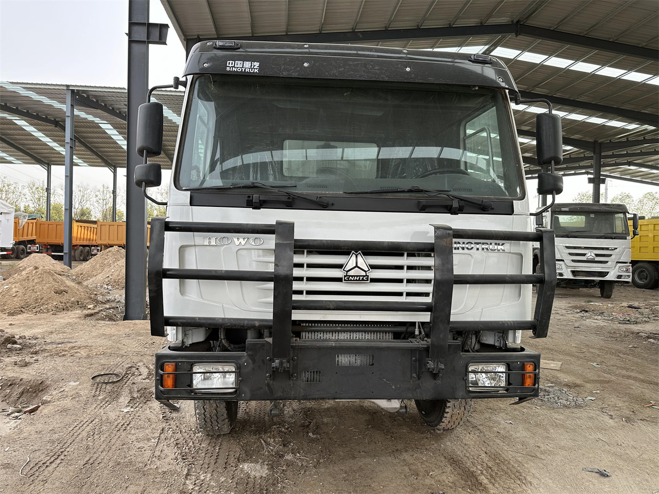 SINOTRUK HOWO Dump truck 371 6x4 - Camión volquete: foto 4 SINOTRUK HOWO Dump truck 371 6x4 - Camión volquete: foto 4
