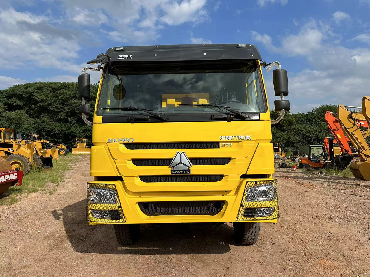 SINOTRUK Howo 371 Dump truck - Camión volquete: foto 3 SINOTRUK Howo 371 Dump truck - Camión volquete: foto 3