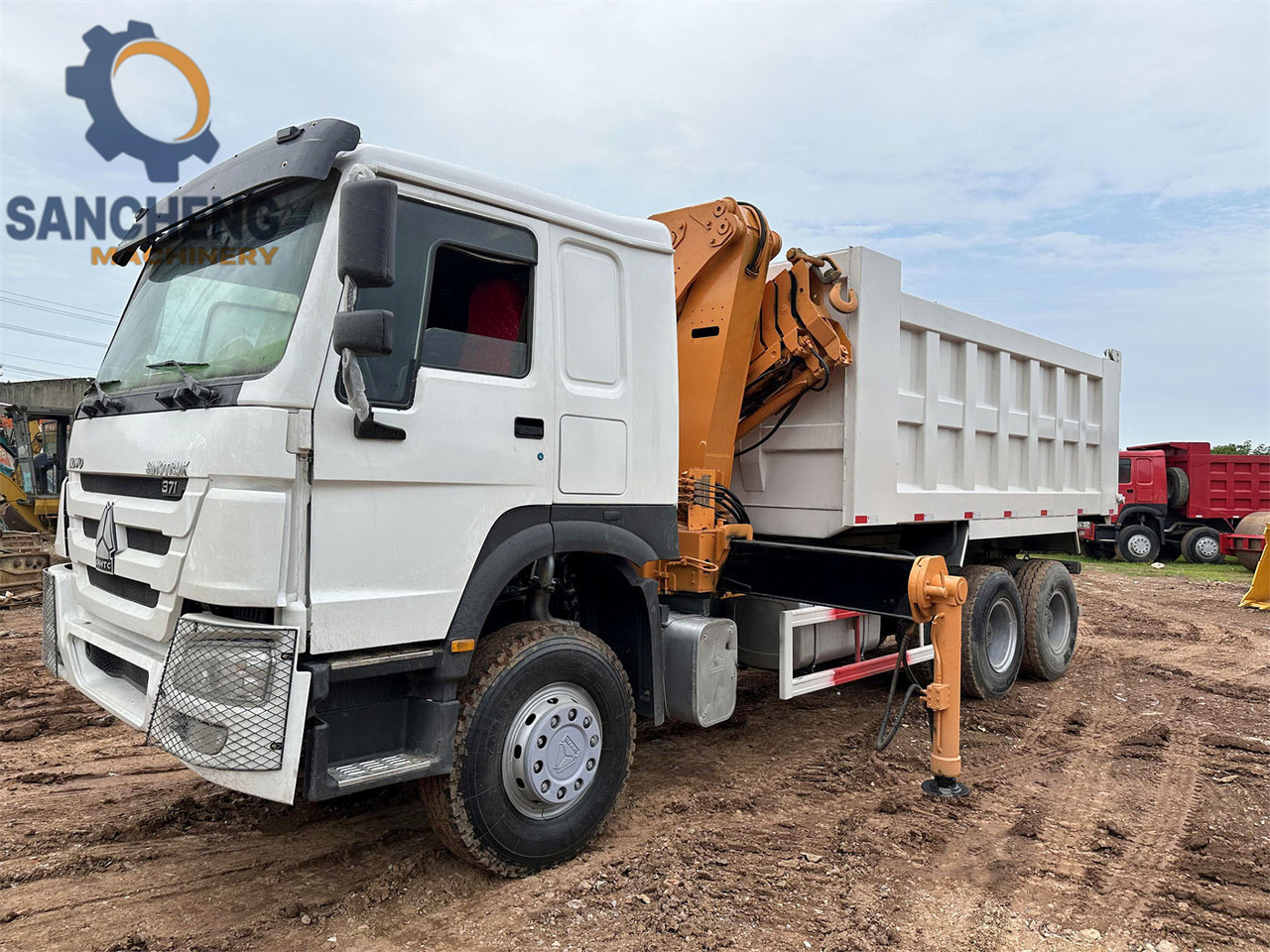 SINOTRUK Howo 371hp 6x4 crane truck - Camión grúa: foto 3 SINOTRUK Howo 371hp 6x4 crane truck - Camión grúa: foto 3