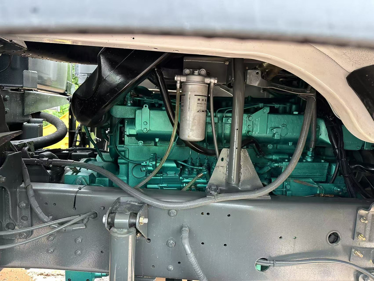 Camión volquete para transporte de materiales áridos Sinotruk HOWO 371hp: foto 11 Camión volquete para transporte de materiales áridos Sinotruk HOWO 371hp: foto 11