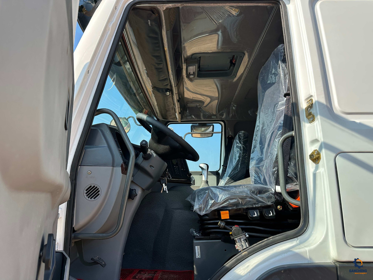 Leasing de Sintruk HOWO 400hp 6X4 Sintruk HOWO 400hp 6X4: foto 16