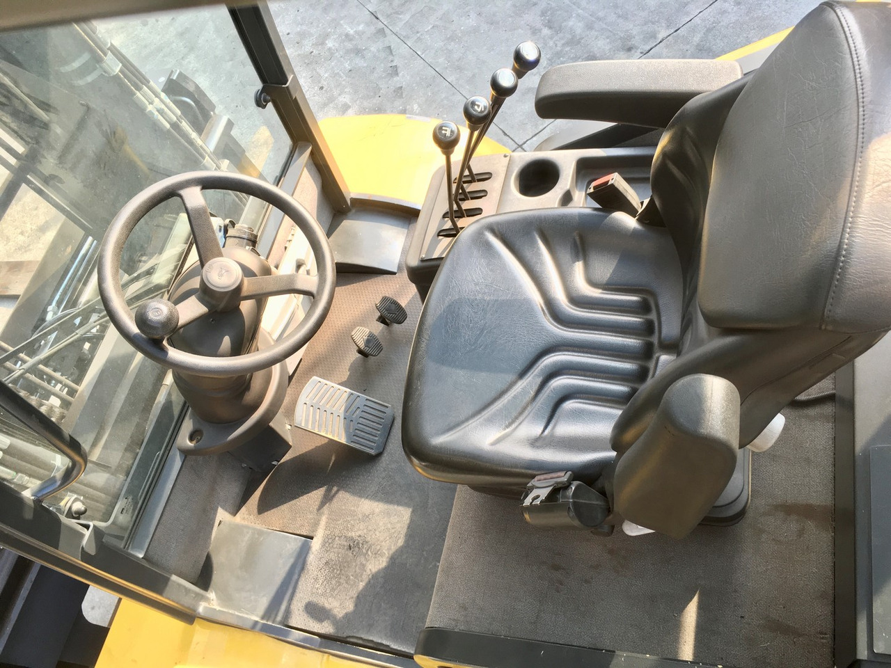 CARER F90H - 2015 - Carretilla elevadora eléctrica: foto 5 CARER F90H - 2015 - Carretilla elevadora eléctrica: foto 5