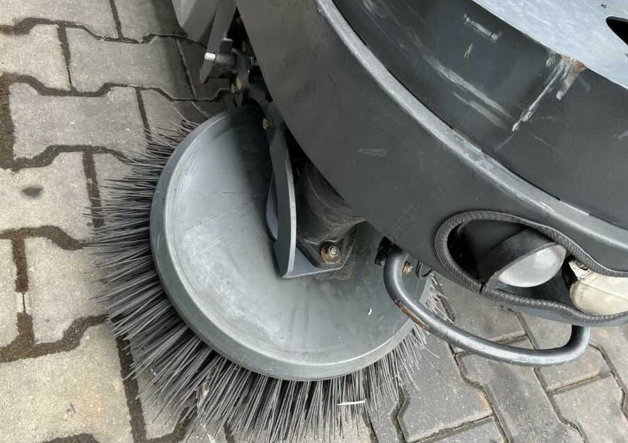 Barredora industrial Hako Jonas 1200V: foto 10 Barredora industrial Hako Jonas 1200V: foto 10