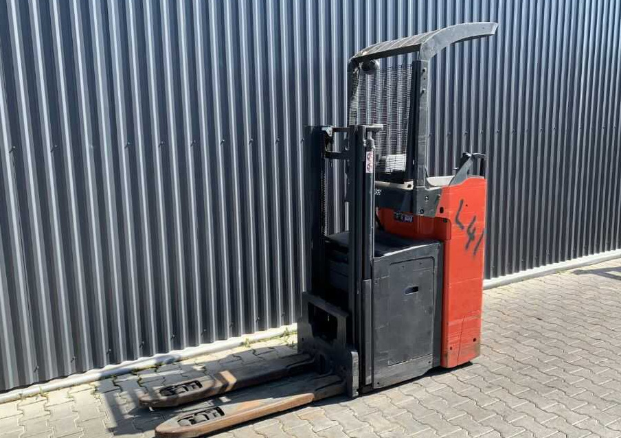 Linde D12S - Apilador: foto 1 Linde D12S - Apilador: foto 1