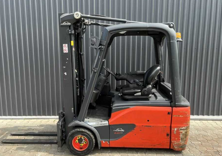 Linde E20L-02 - Carretilla elevadora eléctrica: foto 2 Linde E20L-02 - Carretilla elevadora eléctrica: foto 2