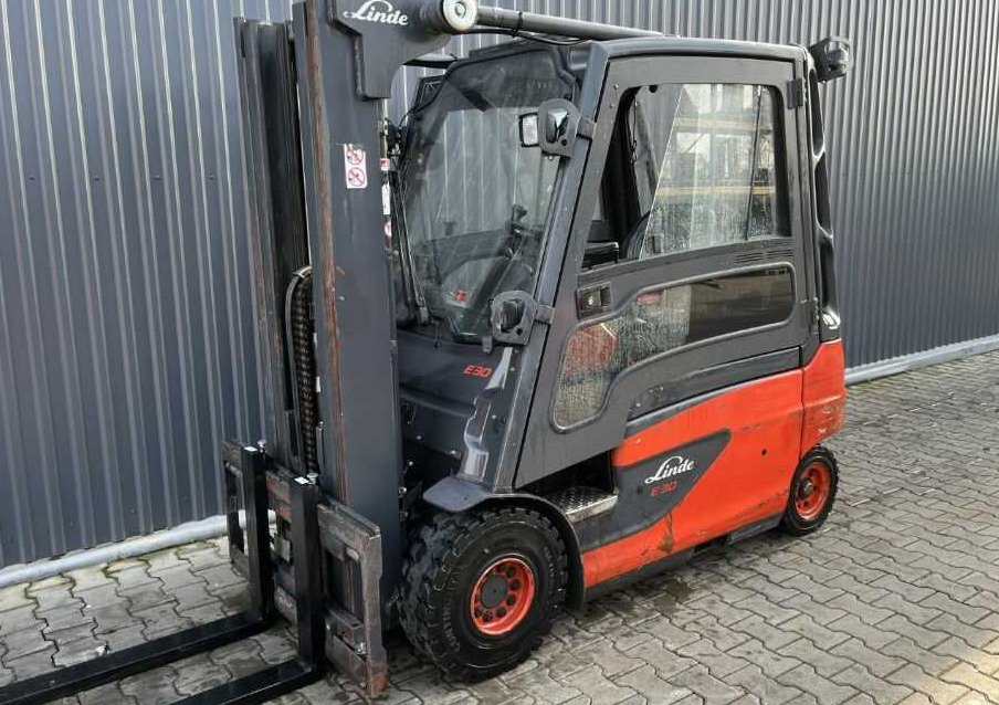 Linde E30L-01 - Carretilla elevadora eléctrica: foto 1 Linde E30L-01 - Carretilla elevadora eléctrica: foto 1