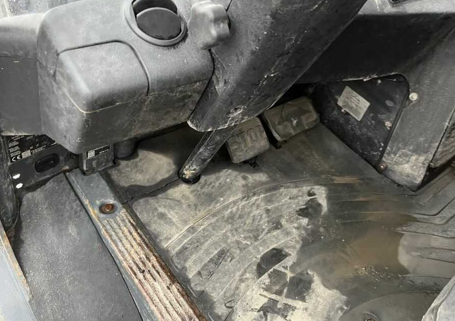 Carretilla elevadora diésel Linde H25D-02: foto 8 Carretilla elevadora diésel Linde H25D-02: foto 8