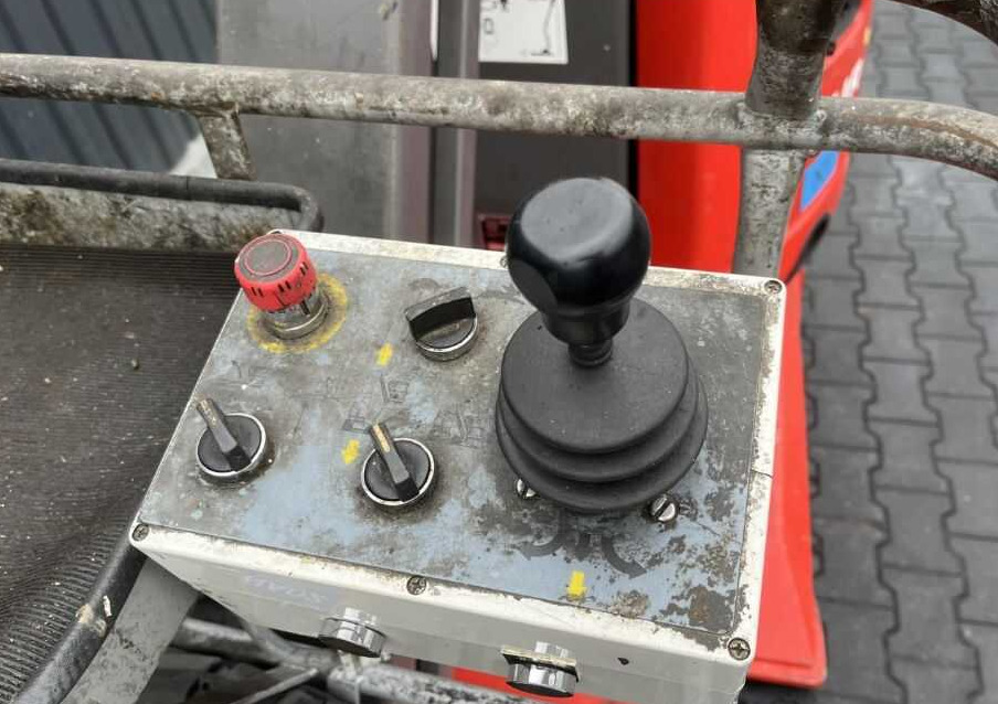 Plataforma de mástil vertical Manitou 105VJR: foto 9 Plataforma de mástil vertical Manitou 105VJR: foto 9