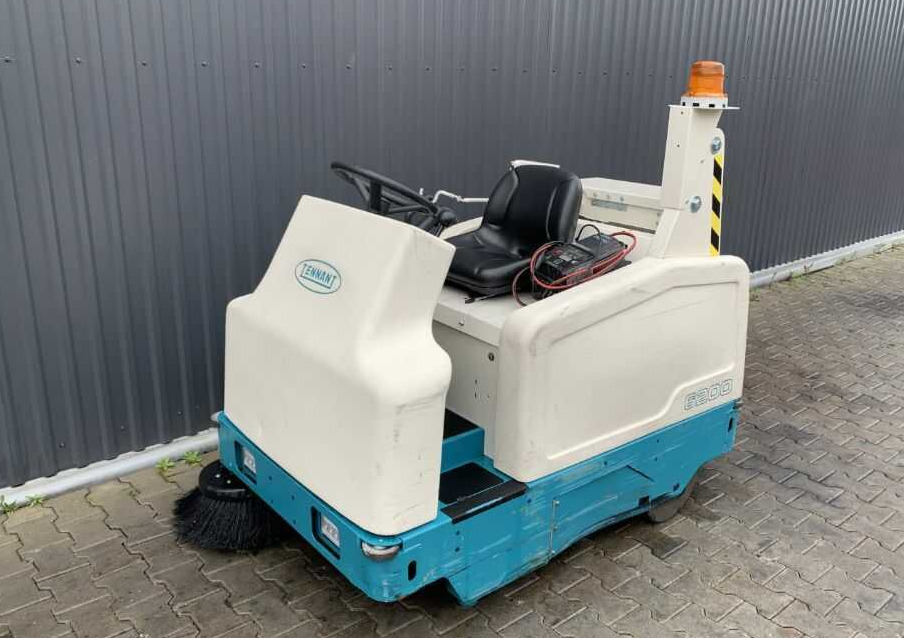 Tennant 6200 - Barredora industrial: foto 1 Tennant 6200 - Barredora industrial: foto 1