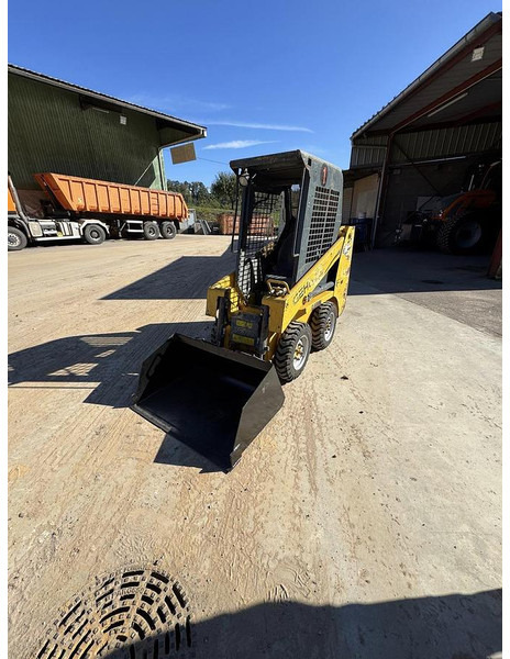 Gehl 1640 - Minicargadora: foto 2 Gehl 1640 - Minicargadora: foto 2