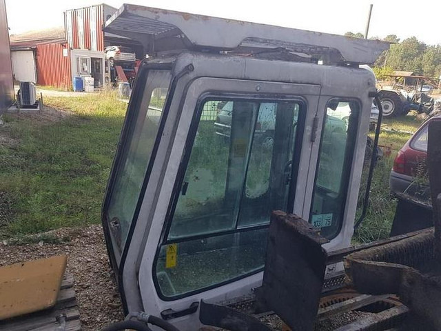 Liebherr A904 R904 A914 R914 A924 R924 A934 R934 A944 R944 A954 R954 - - Cabina e interior: foto 2 Liebherr A904 R904 A914 R914 A924 R924 A934 R934 A944 R944 A954 R954 - - Cabina e interior: foto 2