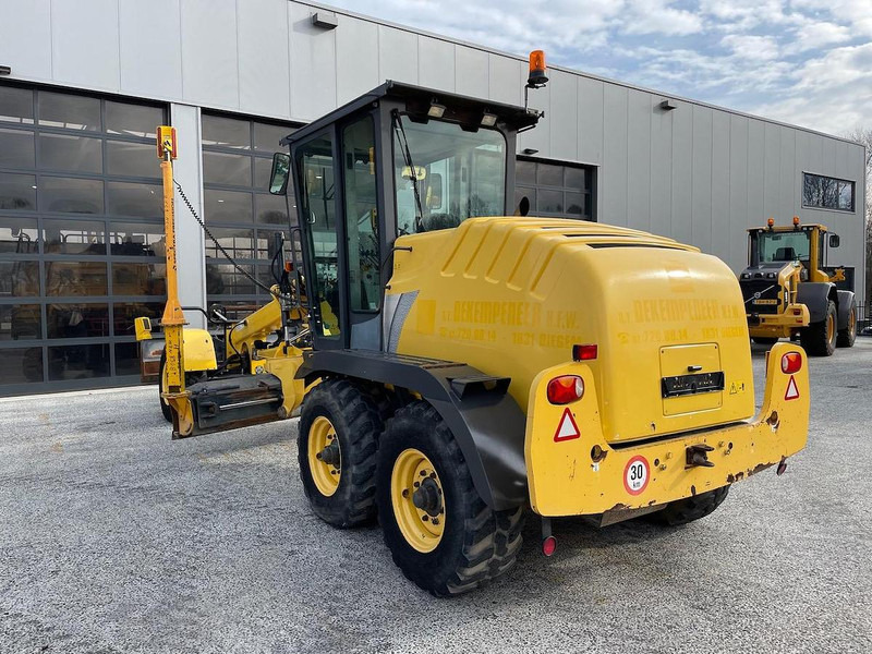 New Holland F106.6 - Grader: foto 4 New Holland F106.6 - Grader: foto 4
