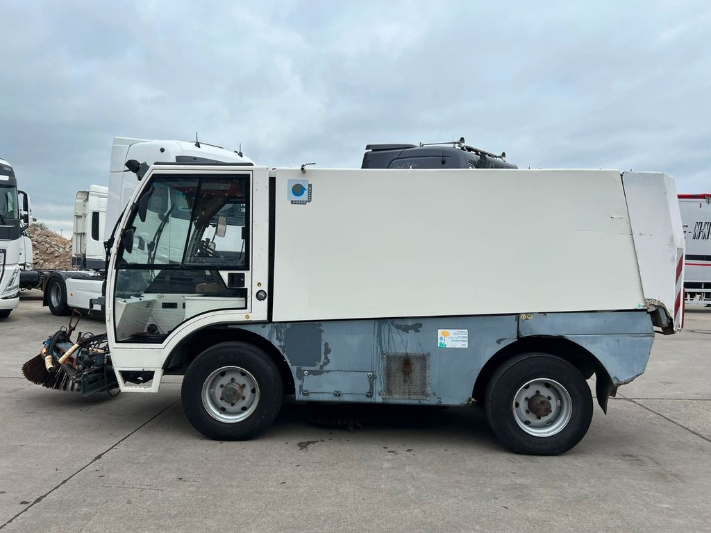 AEBI MFH 5000 * IVECO MOTOR * KLIMA * - Barredora vial: foto 4 AEBI MFH 5000 * IVECO MOTOR * KLIMA * - Barredora vial: foto 4