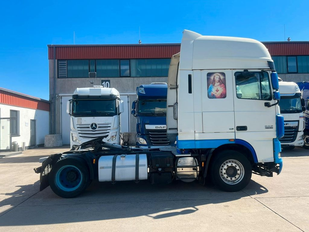 DAF XF 105.460 * VERST.SATTELKUPP * ANALOGTACHO * - Cabeza tractora: foto 4 DAF XF 105.460 * VERST.SATTELKUPP * ANALOGTACHO * - Cabeza tractora: foto 4