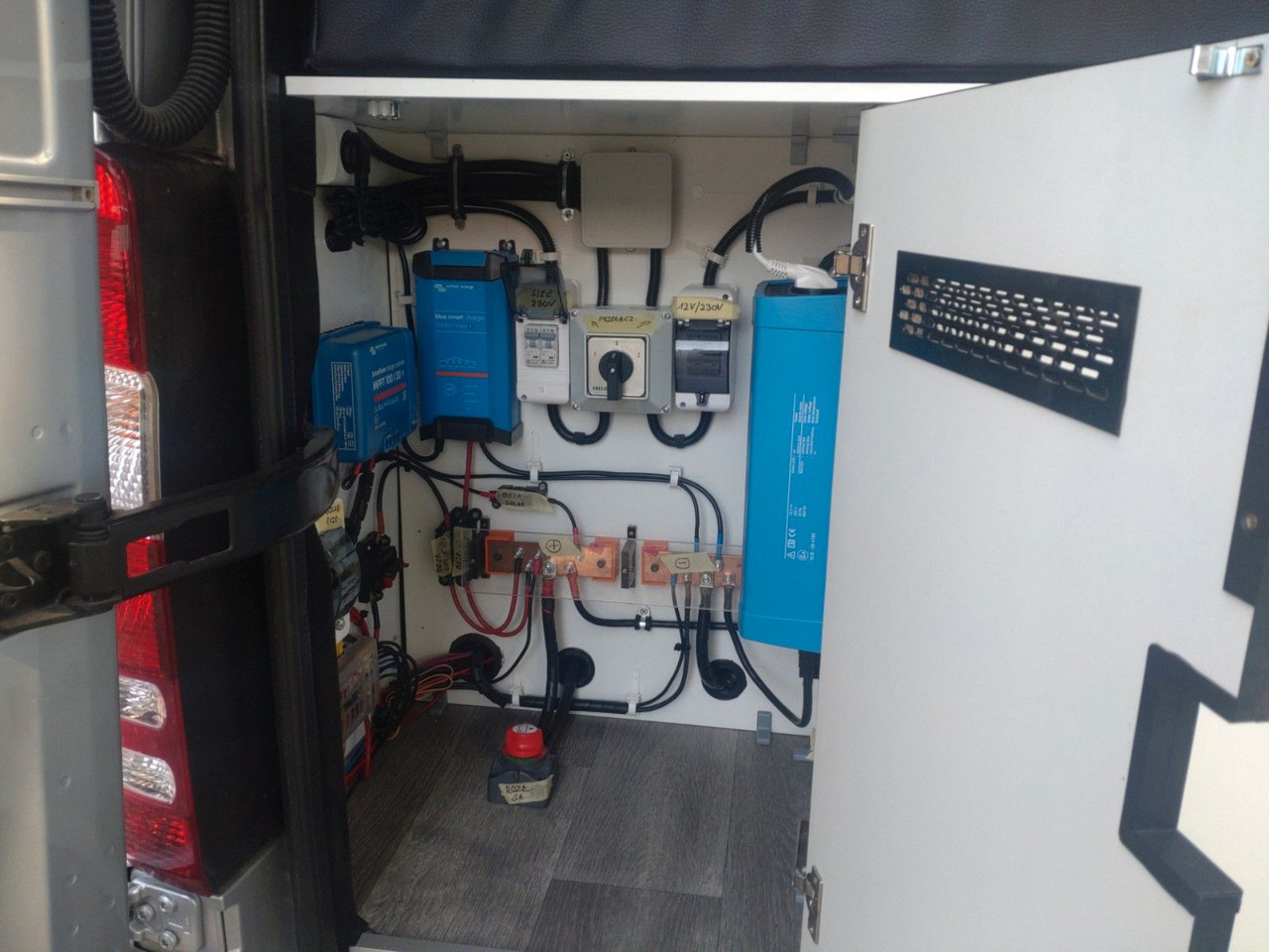 Leasing de  Mercedes-Benz Sprinter 3,5t  Solar / Dusche / WC Mercedes-Benz Sprinter 3,5t  Solar / Dusche / WC: foto 18