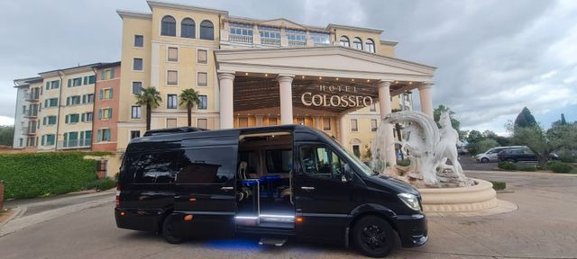 Mercedes-Benz Sprinter 319 VIP 8+1 Mercedes-Benz Sprinter 319 VIP 8+1 - Minibús, Furgoneta de pasajeros: foto 1 Mercedes-Benz Sprinter 319 VIP 8+1 Mercedes-Benz Sprinter 319 VIP 8+1 - Minibús, Furgoneta de pasajeros: foto 1