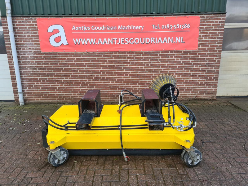 MTS bezem met lepel insteek - Barredora cucharón: foto 1 MTS bezem met lepel insteek - Barredora cucharón: foto 1