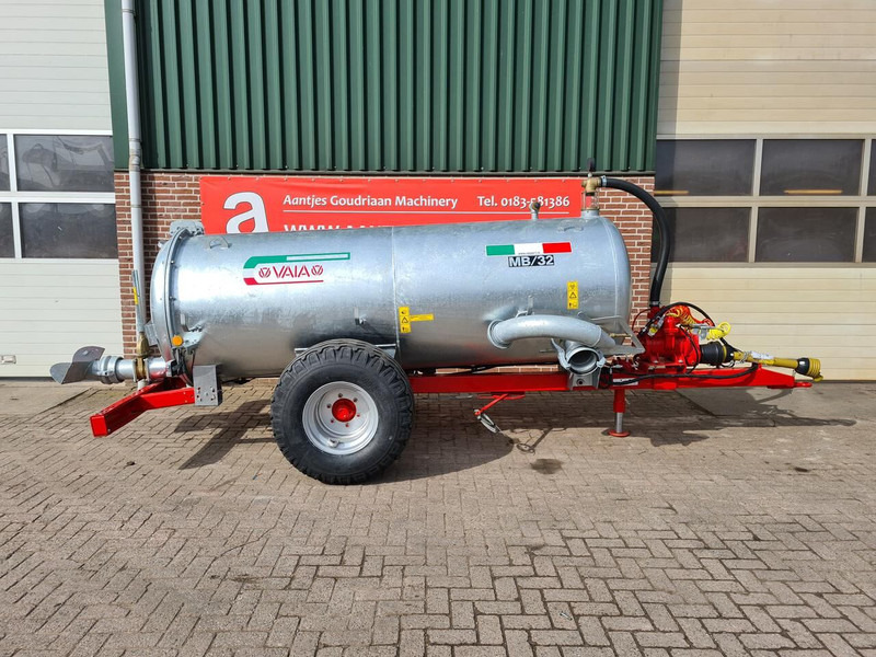 Vaia waterwagen MB32 - Esparcidor de estiércol: foto 1 Vaia waterwagen MB32 - Esparcidor de estiércol: foto 1