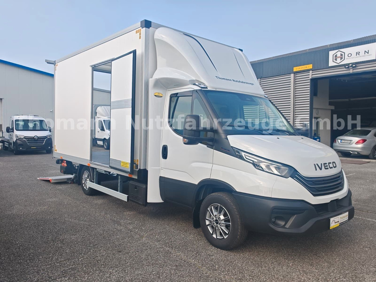 Iveco Daily 35S18 Koffer + LBW Navi/ACC Tempomat - Furgoneta caja cerrada: foto 1 Iveco Daily 35S18 Koffer + LBW Navi/ACC Tempomat - Furgoneta caja cerrada: foto 1