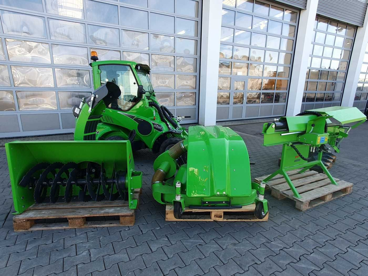 Avant Tecno 530 / nur 126h! / Inkl. Anbaugeräte! / 2018 - Cargadora de ruedas: foto 2 Avant Tecno 530 / nur 126h! / Inkl. Anbaugeräte! / 2018 - Cargadora de ruedas: foto 2