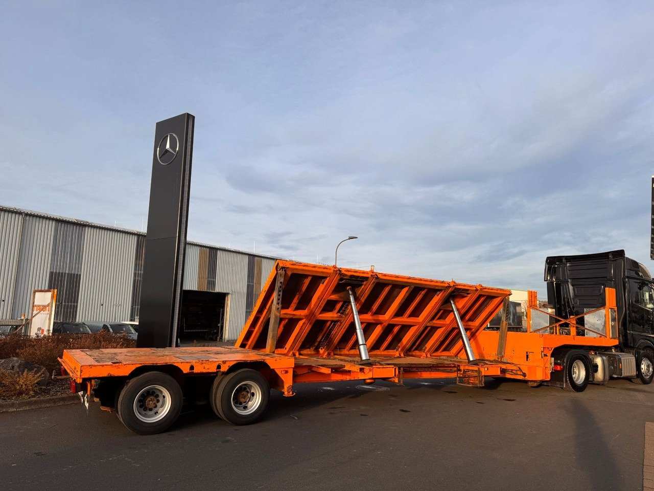 Dinkel DSAFA 36000 Schräglader/Tieflader 2x Lenkachse - Semirremolque góndola rebajadas: foto 1 Dinkel DSAFA 36000 Schräglader/Tieflader 2x Lenkachse - Semirremolque góndola rebajadas: foto 1