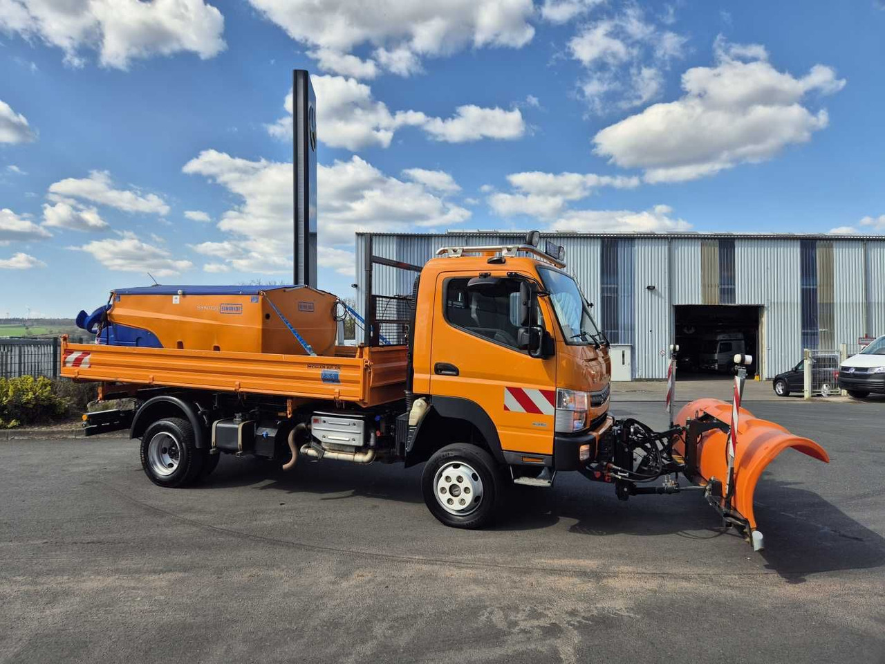 FUSO Canter 6C18 4x4 Kipper Winterdienst Schild 2xAHK - Furgoneta basculante: foto 5 FUSO Canter 6C18 4x4 Kipper Winterdienst Schild 2xAHK - Furgoneta basculante: foto 5
