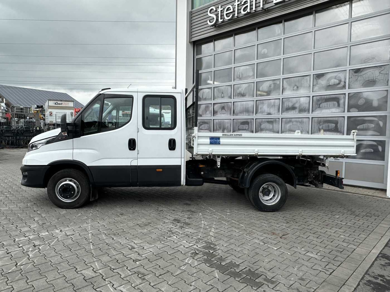 Iveco 70C18H 3-S.Kipper *R.3750mm*7Sitze*AHK* - Furgoneta basculante: foto 2 Iveco 70C18H 3-S.Kipper *R.3750mm*7Sitze*AHK* - Furgoneta basculante: foto 2