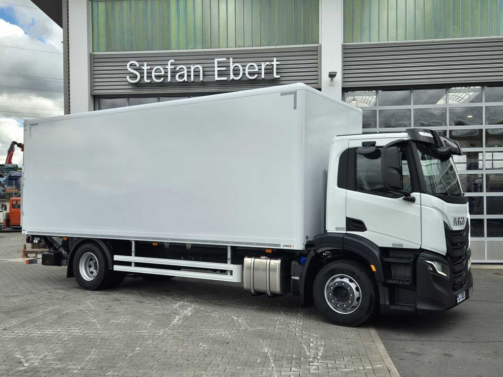 Iveco AD190S40/P 4x2 Ladebordwand 2.000kg Navi ACC - Camión caja cerrada: foto 3 Iveco AD190S40/P 4x2 Ladebordwand 2.000kg Navi ACC - Camión caja cerrada: foto 3