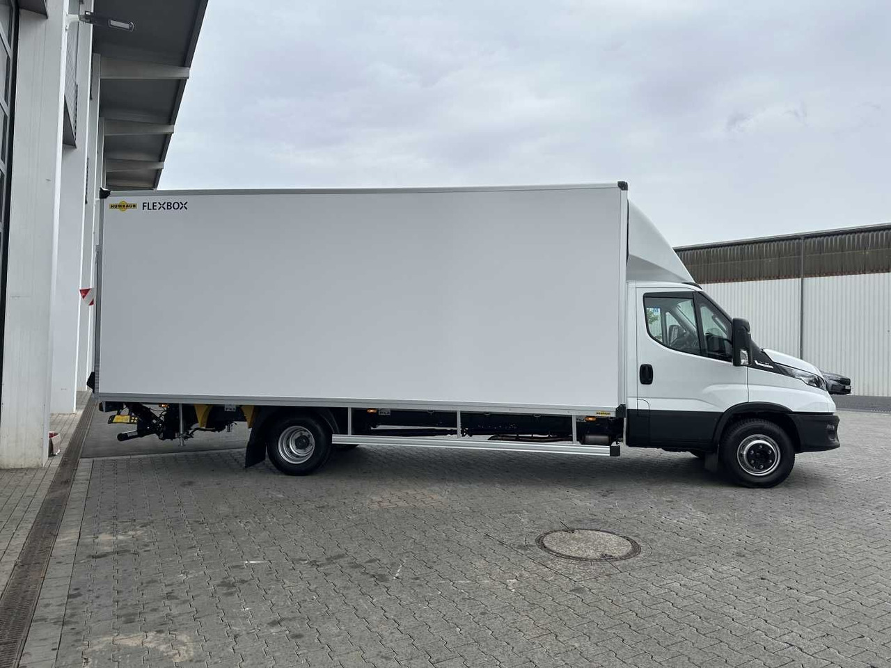 Iveco Daily 70C18 HA8 *R5.100mm*LBW*Luft*Automatik* - Furgoneta caja cerrada: foto 4 Iveco Daily 70C18 HA8 *R5.100mm*LBW*Luft*Automatik* - Furgoneta caja cerrada: foto 4