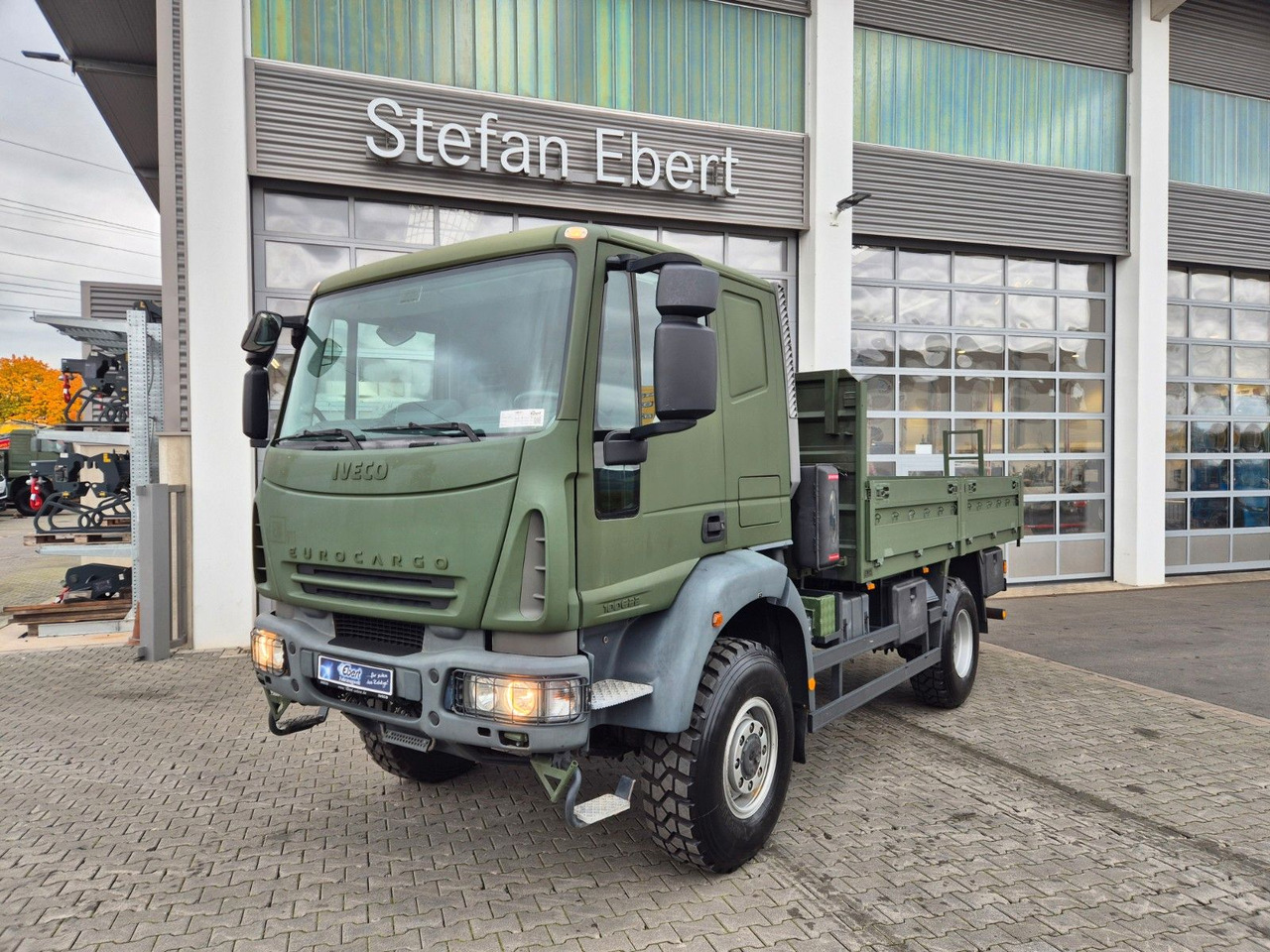 Iveco Eurocargo ML100E22WM-BW 4x4 Pritsche L-Haus Bett - Camión caja abierta: foto 3 Iveco Eurocargo ML100E22WM-BW 4x4 Pritsche L-Haus Bett - Camión caja abierta: foto 3