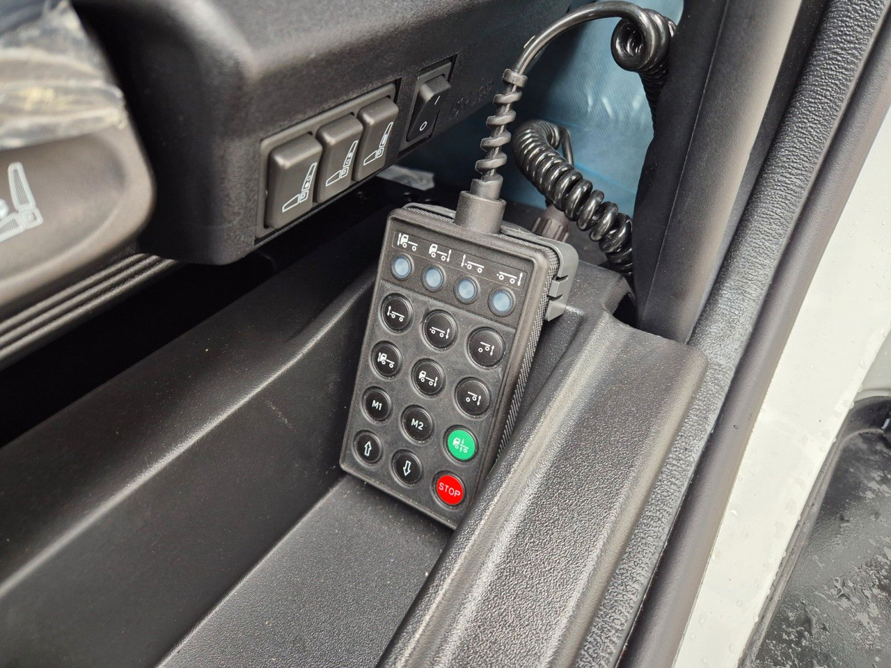 Camión transporte de bebidas Iveco Eurocargo ML120EL25/P Böse Schiebeplanen LBW AHK: foto 27 Camión transporte de bebidas Iveco Eurocargo ML120EL25/P Böse Schiebeplanen LBW AHK: foto 27