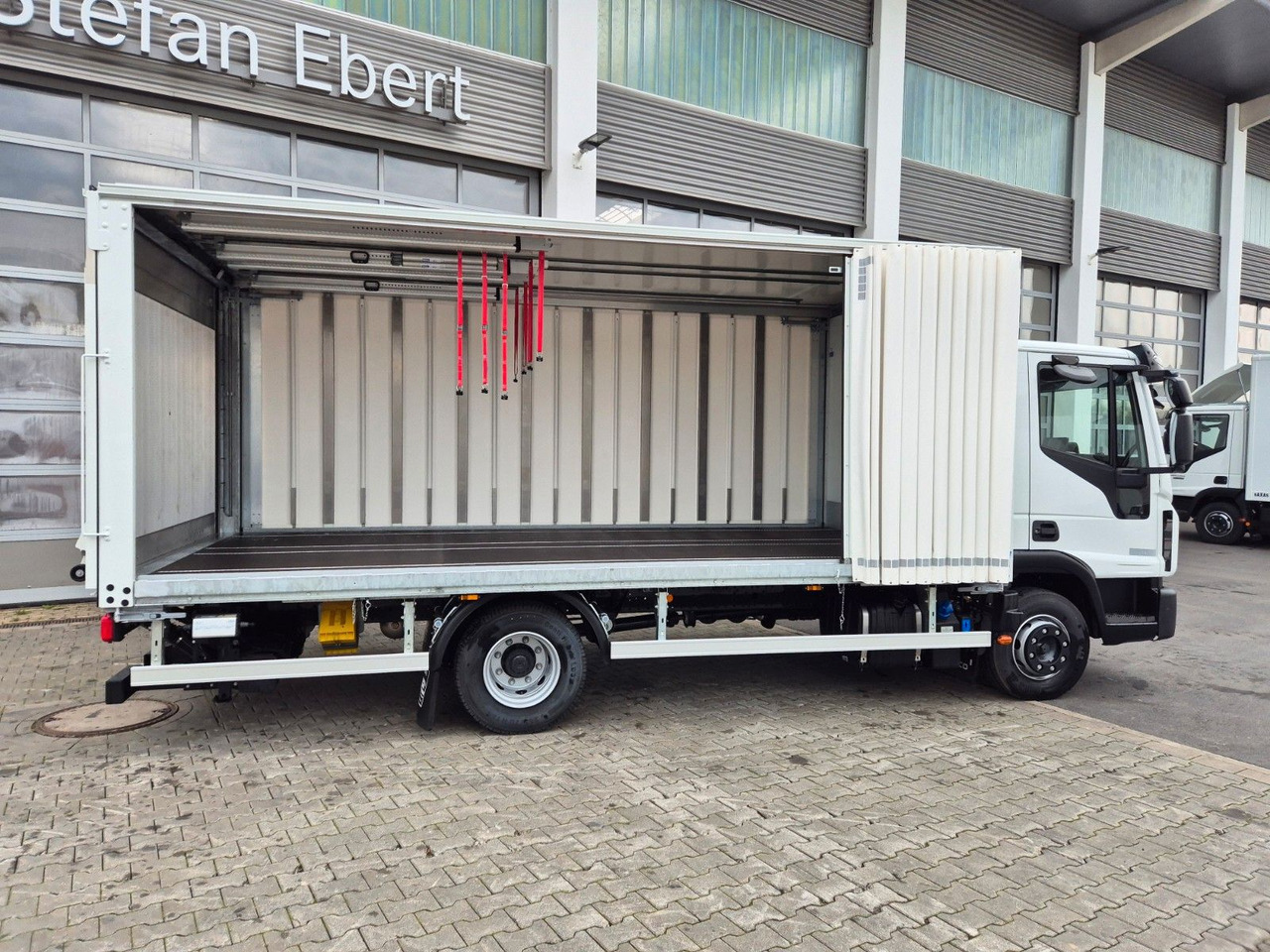 Camión transporte de bebidas Iveco Eurocargo ML120EL25/P Böse Schiebeplanen LBW AHK: foto 33 Camión transporte de bebidas Iveco Eurocargo ML120EL25/P Böse Schiebeplanen LBW AHK: foto 33