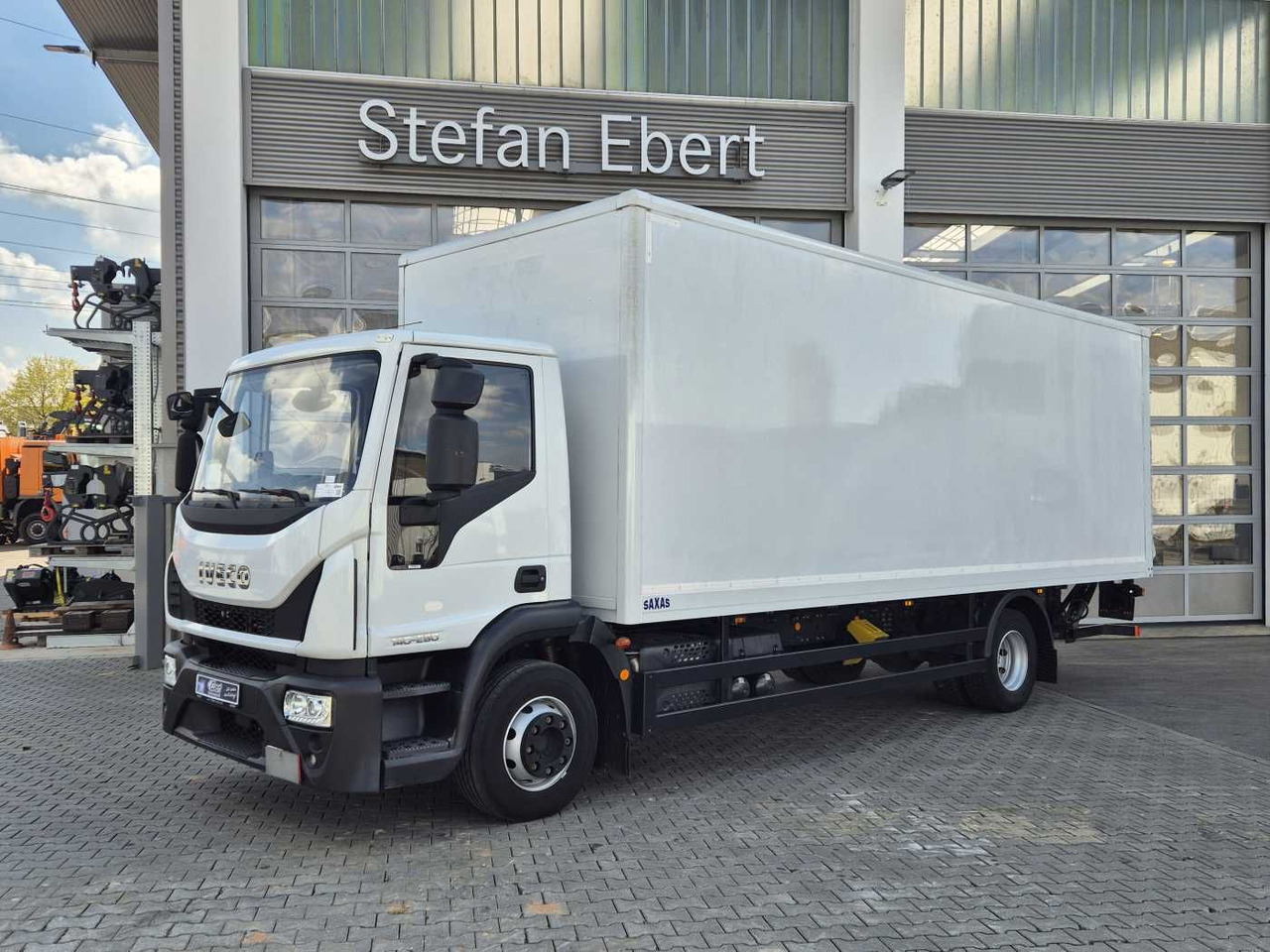 Iveco Eurocargo ML140E28/P 4x2 *LBW*AHK*Klima / 3x - Camión caja cerrada: foto 1 Iveco Eurocargo ML140E28/P 4x2 *LBW*AHK*Klima / 3x - Camión caja cerrada: foto 1