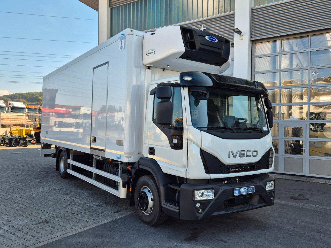 Iveco Eurocargo ML160E28/P Carrier Supra 1250 LBW Tür - Camión frigorífico: foto 2 Iveco Eurocargo ML160E28/P Carrier Supra 1250 LBW Tür - Camión frigorífico: foto 2
