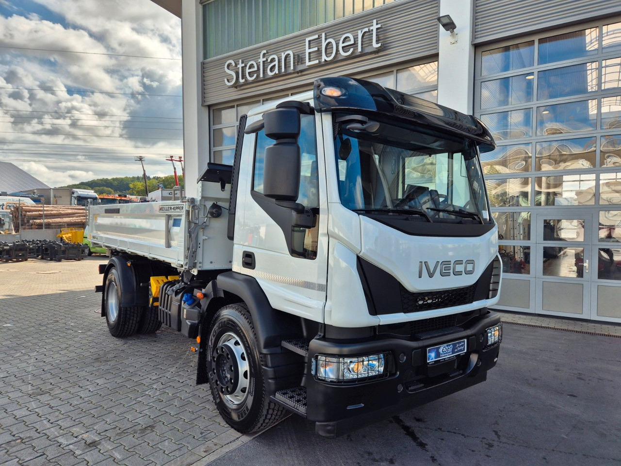 Iveco Eurocargo ML180E32K 4x2 Meiller AHK - Camión volquete: foto 4 Iveco Eurocargo ML180E32K 4x2 Meiller AHK - Camión volquete: foto 4