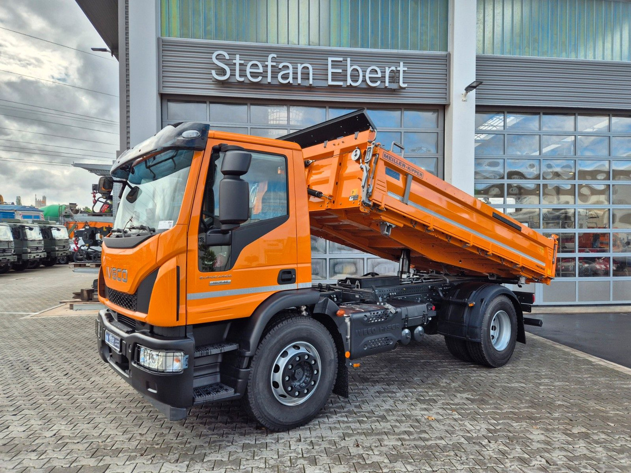 Iveco Eurocargo ML180E32K 4x2 Meiller AHK - Camión volquete: foto 1 Iveco Eurocargo ML180E32K 4x2 Meiller AHK - Camión volquete: foto 1
