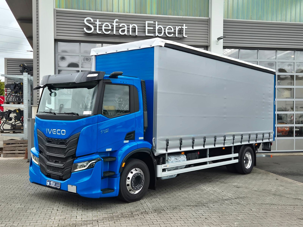 Iveco S-Way AD190S40/P Curtainsider *MirrorCam*LBW* - Camión lona: foto 1 Iveco S-Way AD190S40/P Curtainsider *MirrorCam*LBW* - Camión lona: foto 1