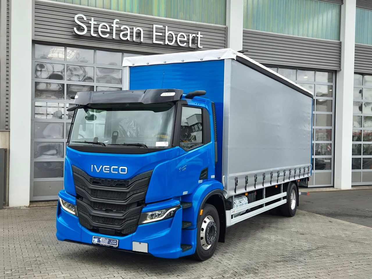 Iveco S-Way AD190S40/P Curtainsider *MirrorCam*LBW* - Camión lona: foto 2 Iveco S-Way AD190S40/P Curtainsider *MirrorCam*LBW* - Camión lona: foto 2