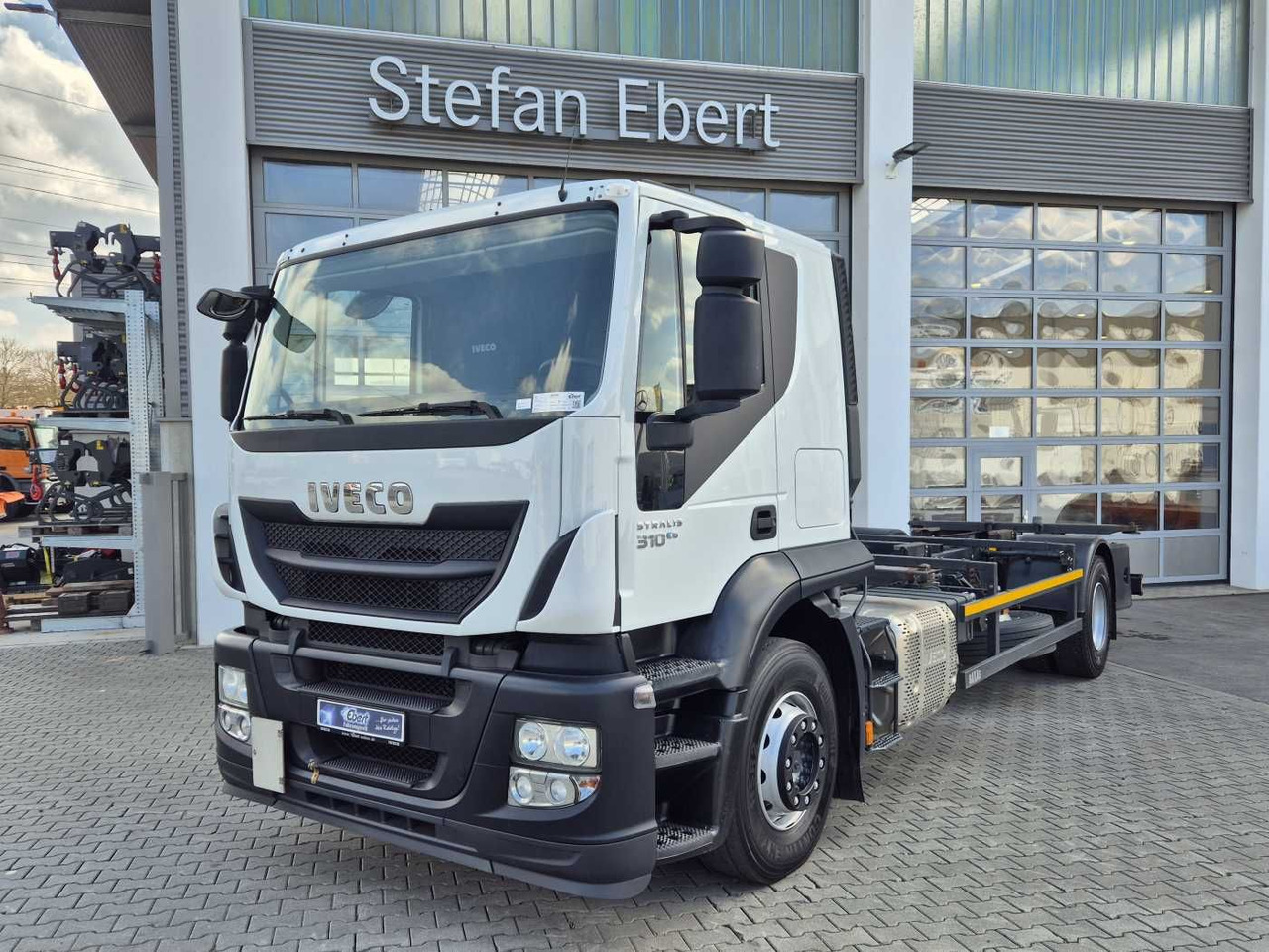 Iveco Stralis AT190S31/P BDF Klima Standh. AHK Bett - Camión portacontenedore/ Intercambiable: foto 3 Iveco Stralis AT190S31/P BDF Klima Standh. AHK Bett - Camión portacontenedore/ Intercambiable: foto 3