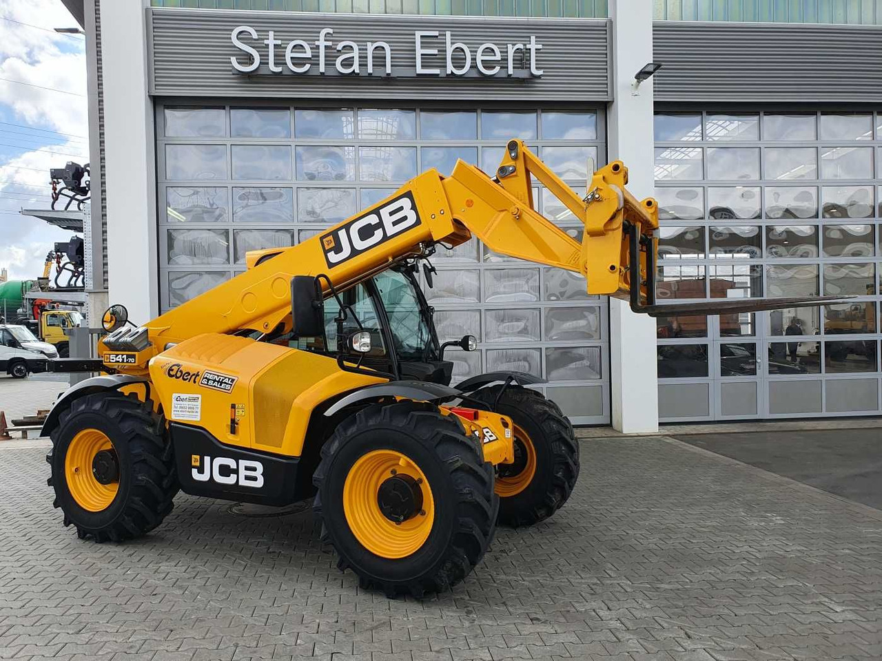JCB 541-70 / nur 438h / 2022 / 4.100kg / 7m / 109PS - Manipulador telescópico: foto 1 JCB 541-70 / nur 438h / 2022 / 4.100kg / 7m / 109PS - Manipulador telescópico: foto 1