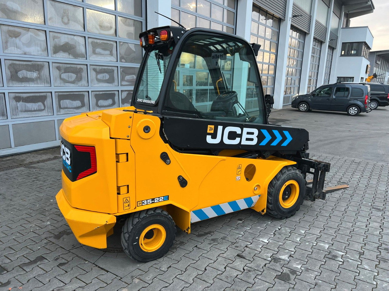JCB TLT 35-22E Teletruck / nur 131h! / 2022 / SS - Manipulador telescópico: foto 4 JCB TLT 35-22E Teletruck / nur 131h! / 2022 / SS - Manipulador telescópico: foto 4