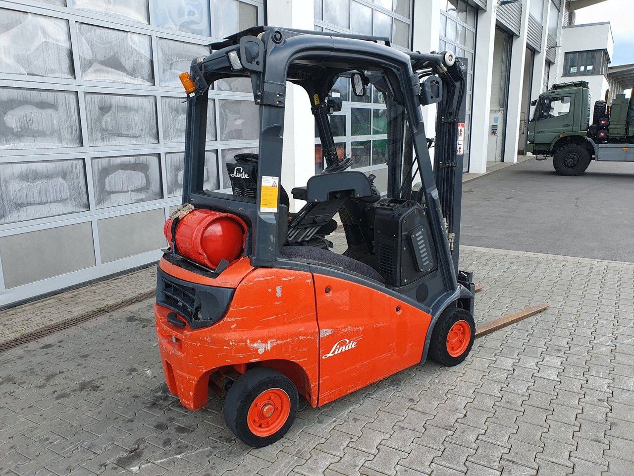 Linde H16 T-01 / 4,6m / nur: 3.260h / Gas / SS - Carretilla elevadora: foto 3 Linde H16 T-01 / 4,6m / nur: 3.260h / Gas / SS - Carretilla elevadora: foto 3