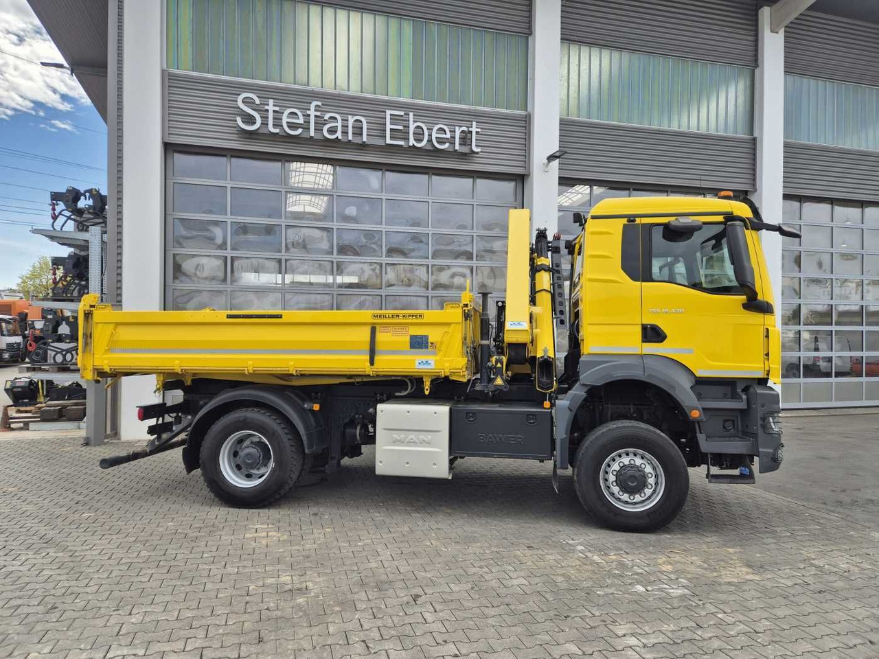 MAN TGS 18.430 4x4 BL Kran HMF 1130K-RCS Funk AHK - Camión volquete: foto 5 MAN TGS 18.430 4x4 BL Kran HMF 1130K-RCS Funk AHK - Camión volquete: foto 5