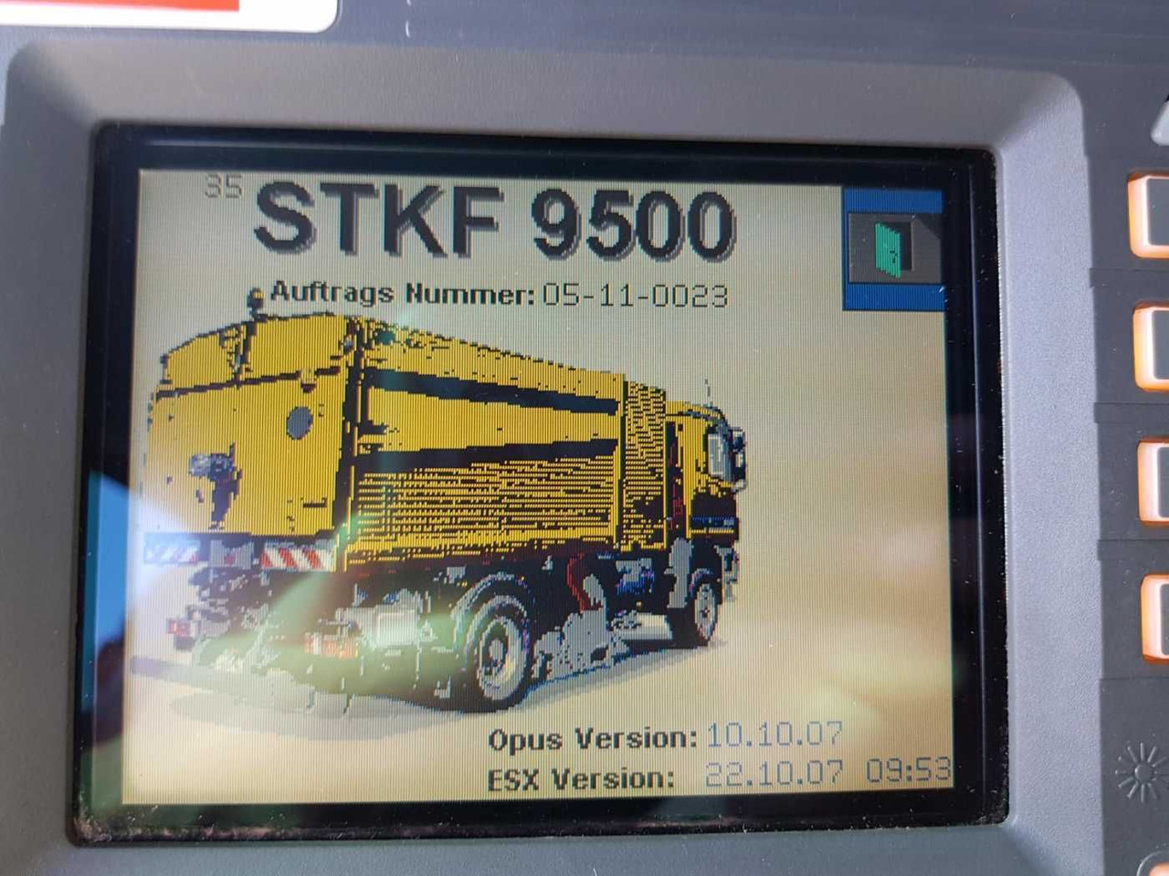 Leasing de  Mercedes-Benz Actros 2032 A 4x4 Bucher STKF 9500 Airport Mercedes-Benz Actros 2032 A 4x4 Bucher STKF 9500 Airport: foto 11 Leasing de  Mercedes-Benz Actros 2032 A 4x4 Bucher STKF 9500 Airport Mercedes-Benz Actros 2032 A 4x4 Bucher STKF 9500 Airport: foto 11