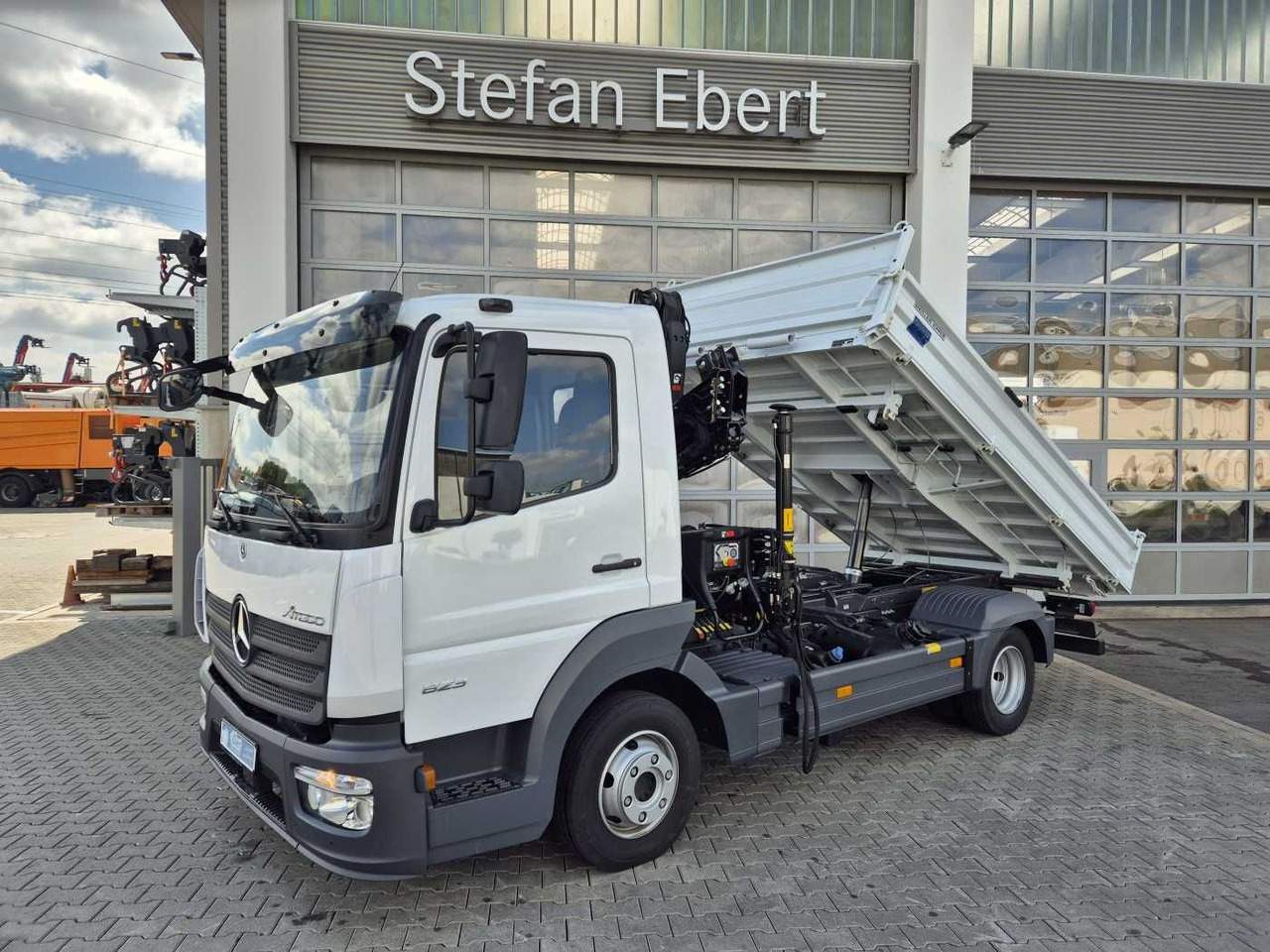 Mercedes-Benz Atego 823 KK Kipper+Kran+Funk+Greifersteuerung - Furgoneta basculante: foto 1 Mercedes-Benz Atego 823 KK Kipper+Kran+Funk+Greifersteuerung - Furgoneta basculante: foto 1