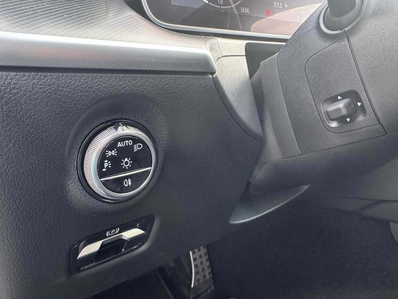 Coche Mercedes-Benz C 200 T AMG Pano+AHK+RFK+Memory+Night+ TotW: foto 11