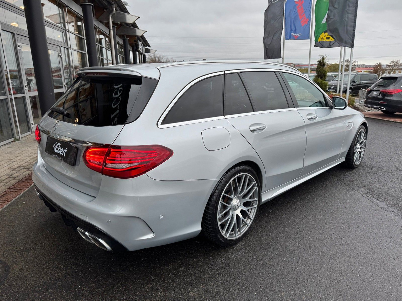 Mercedes-Benz C 63 AMG T Pano+Burmester+Distr+Memory+RFK - Coche familiar: foto 5 Mercedes-Benz C 63 AMG T Pano+Burmester+Distr+Memory+RFK - Coche familiar: foto 5