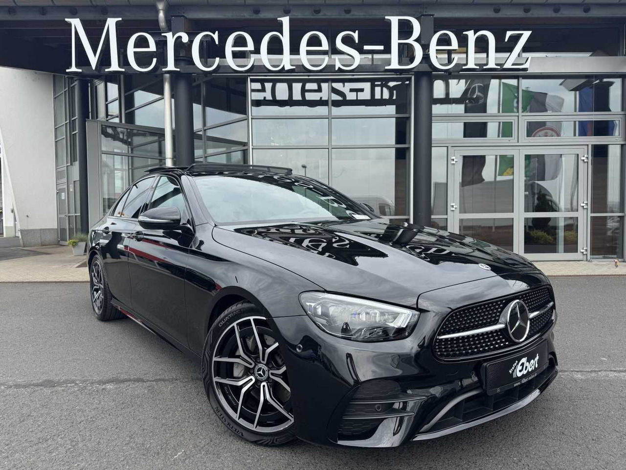 Sedan Mercedes-Benz E 220d AMG+Pano+Distr+Multibeam+RFK+Night: foto 1